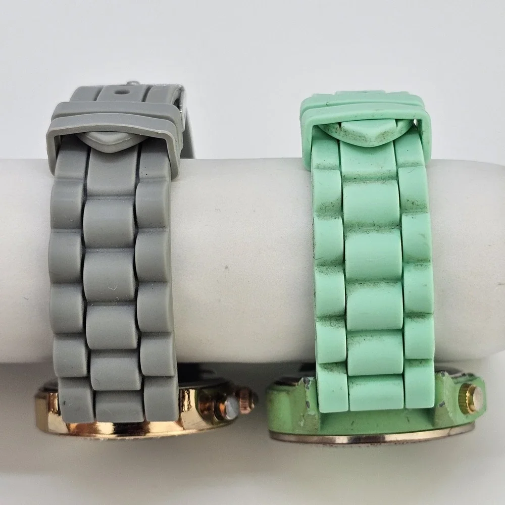 2X‎ Women's Watches Gray Green Dial Gray Green Plastic Bands New Battery